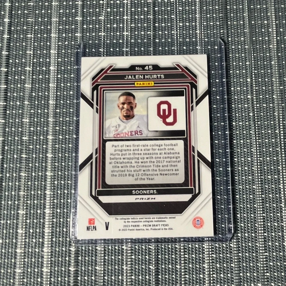 ⭐️ Jalen Hurts Philadelphia Eagles Panini Prizm Football Trading Card #45 (B1)